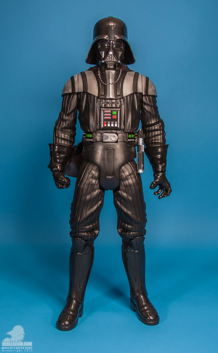 Giant_Size_Darth_Vader_31-Inch_Figure_Jakks_Pacific-015.jpg