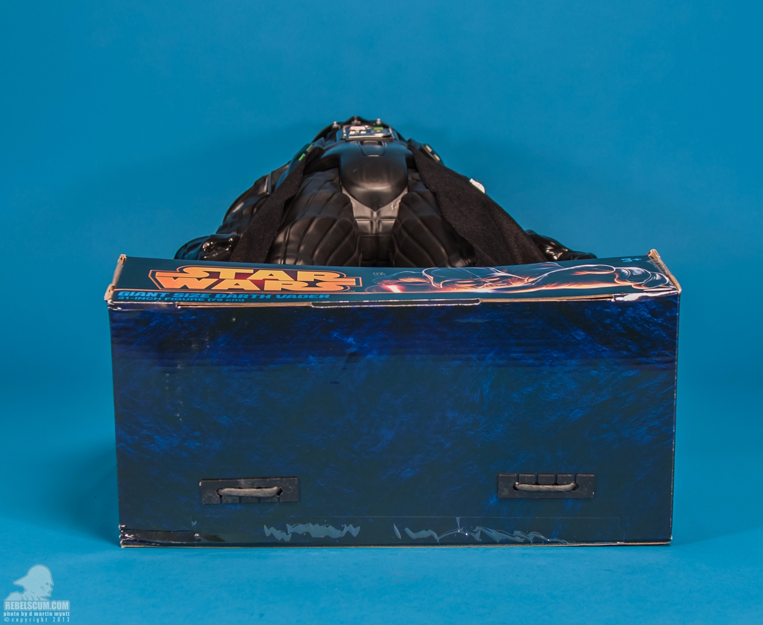 Giant_Size_Darth_Vader_31-Inch_Figure_Jakks_Pacific-021.jpg