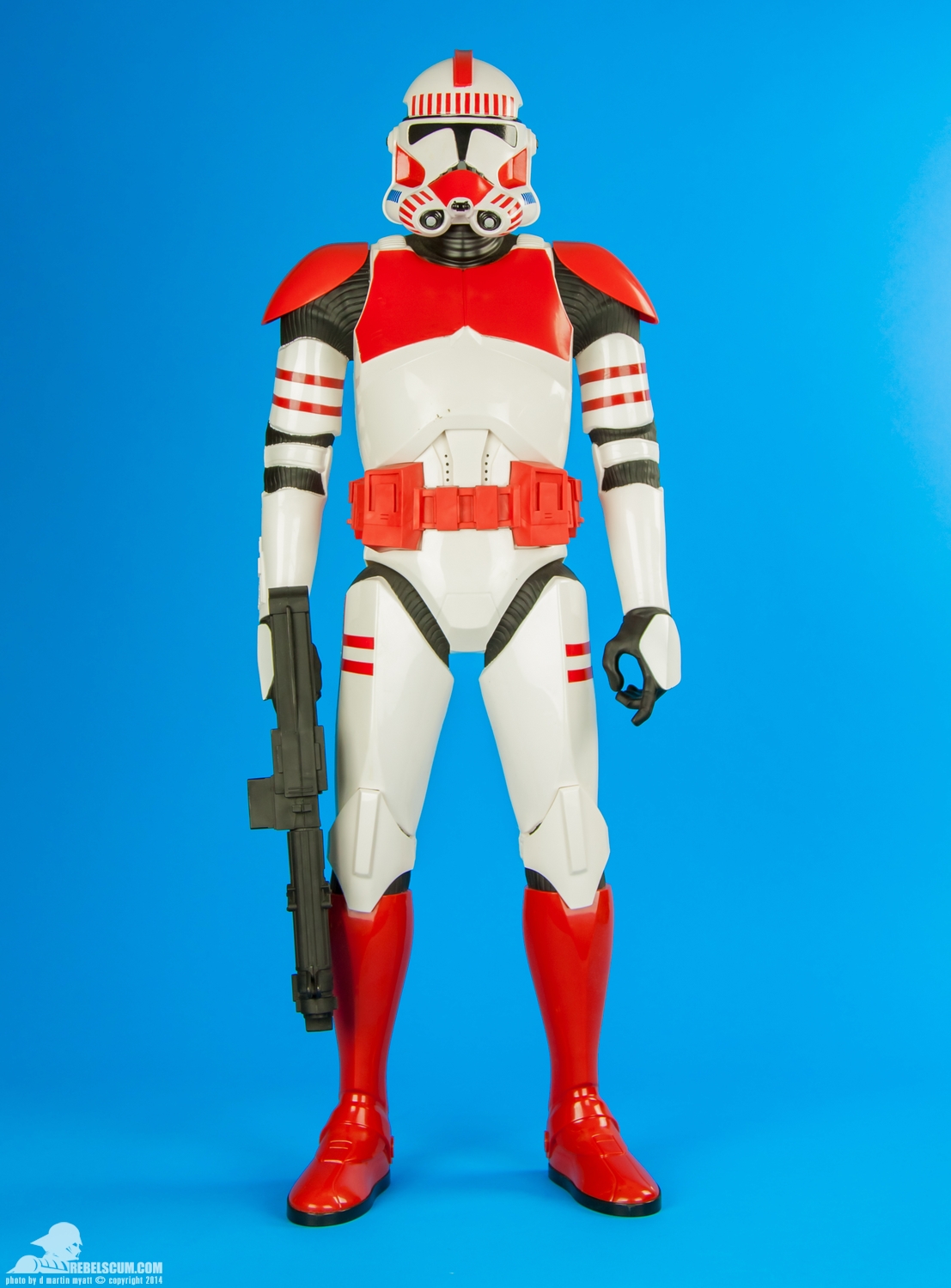 JAKKS-Pacific-31-inch-Giant-Shock-Trooper-001.jpg