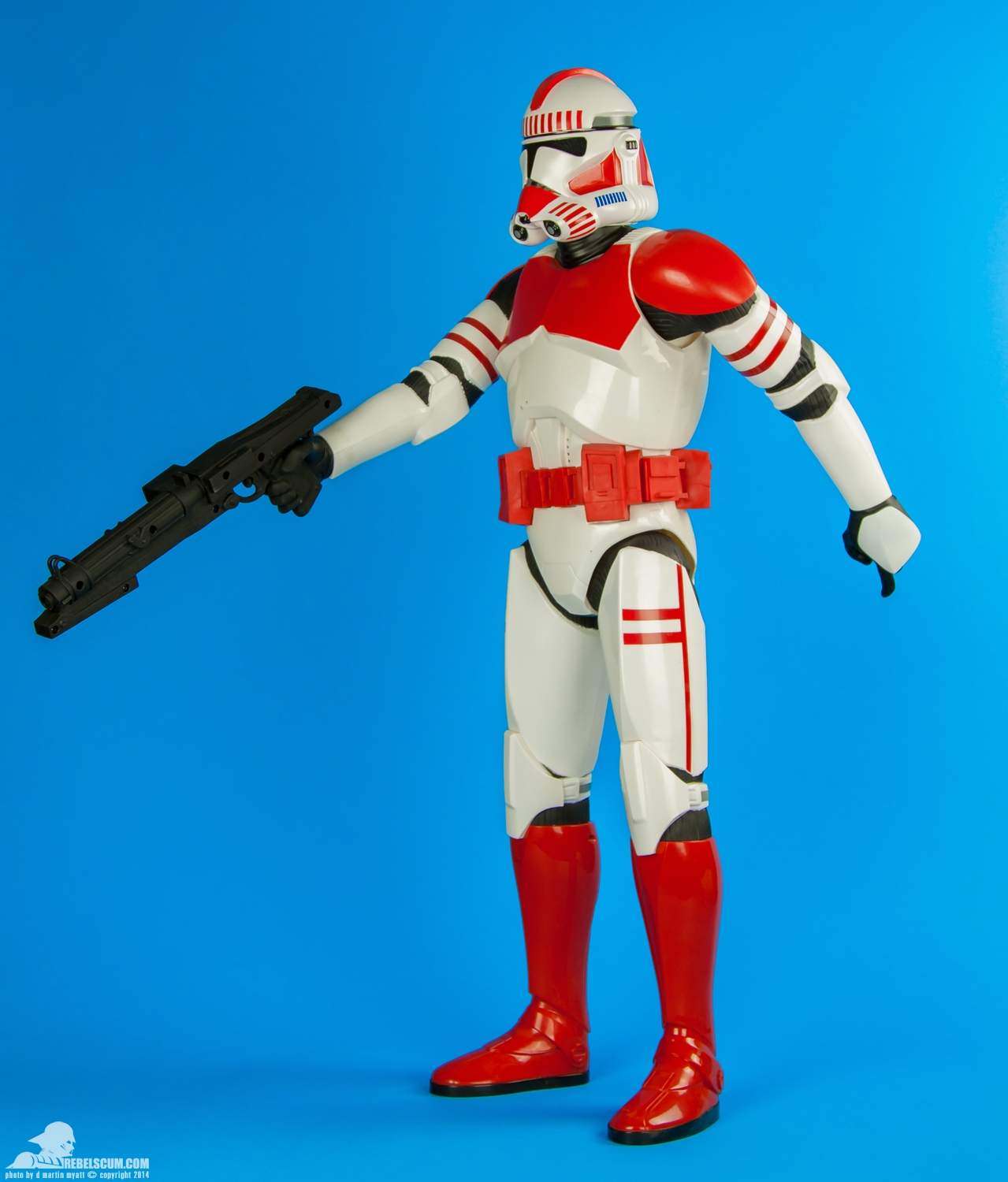 JAKKS-Pacific-31-inch-Giant-Shock-Trooper-003.jpg