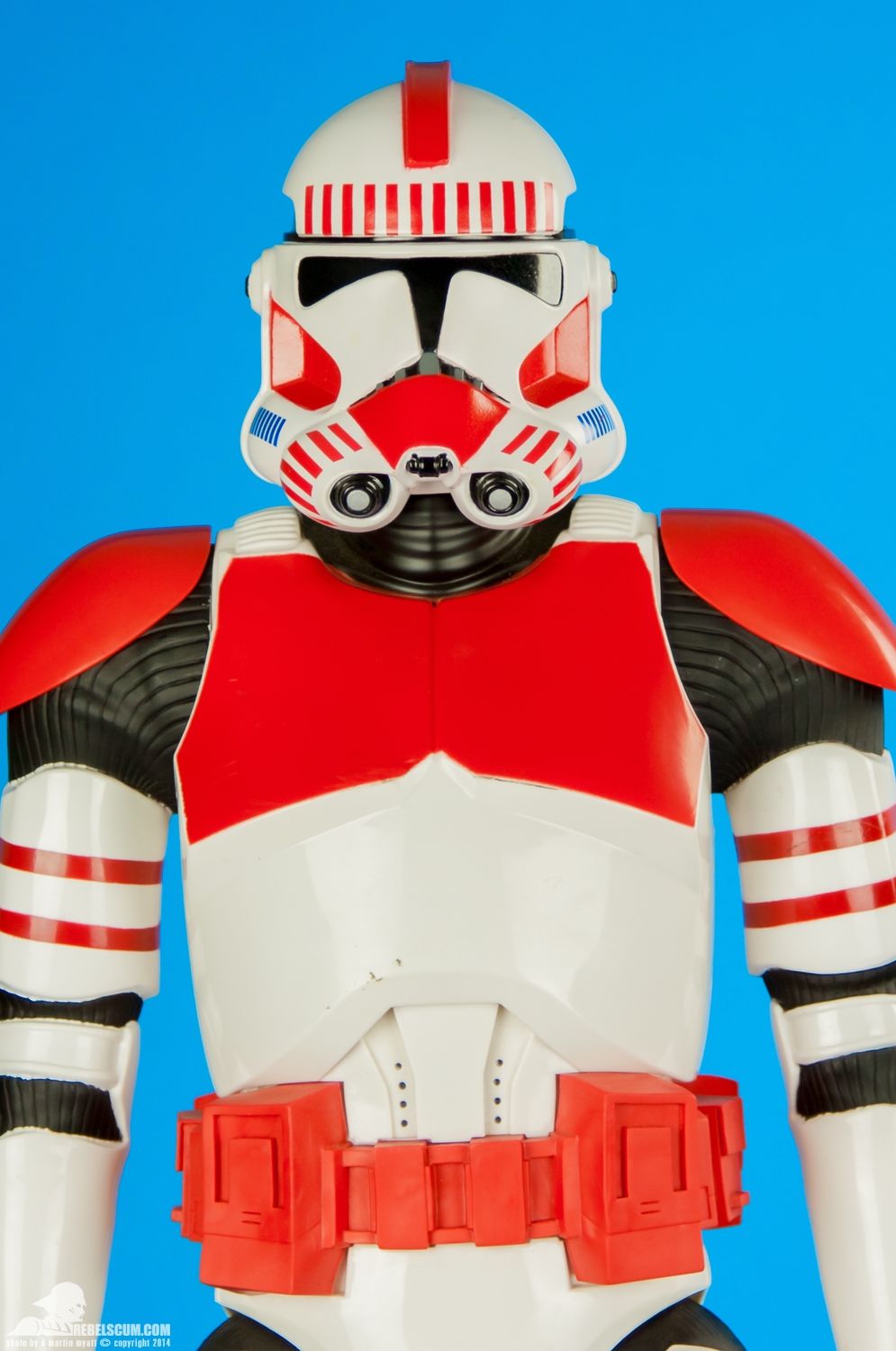 JAKKS-Pacific-31-inch-Giant-Shock-Trooper-005.jpg