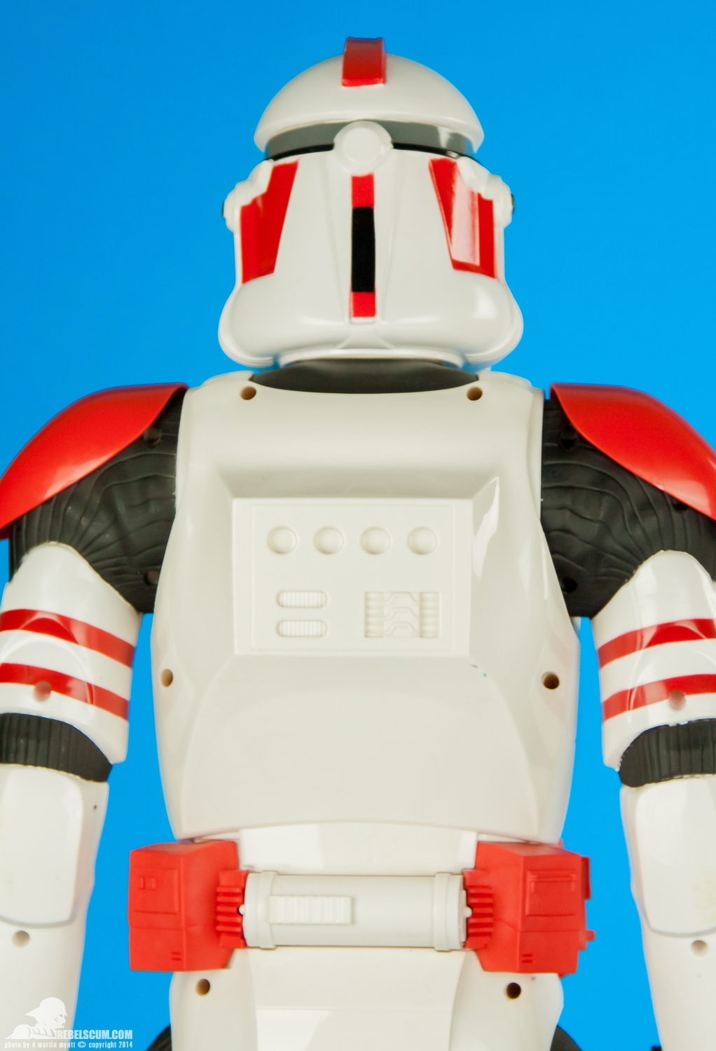 JAKKS-Pacific-31-inch-Giant-Shock-Trooper-008.jpg