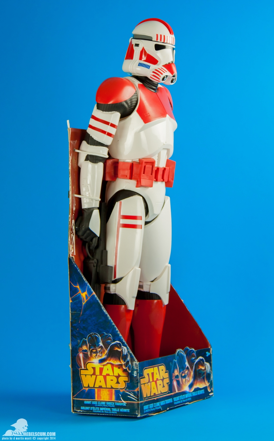 JAKKS-Pacific-31-inch-Giant-Shock-Trooper-011.jpg