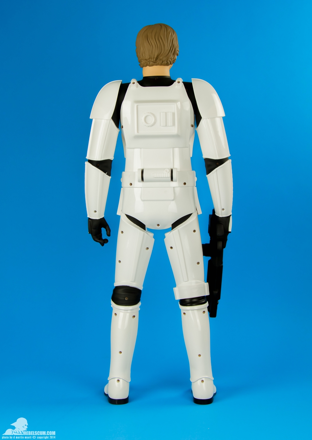 JAKKS-Pacific-31-inch-Giant-Luke-Skywalker-Stormtrooper-Armor-004.jpg