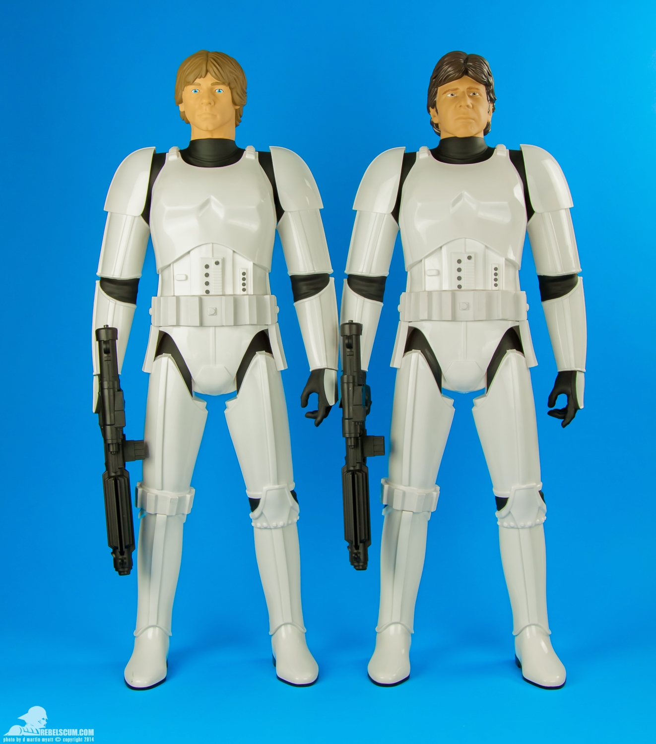 JAKKS-Pacific-31-inch-Giant-Luke-Skywalker-Stormtrooper-Armor-010.jpg