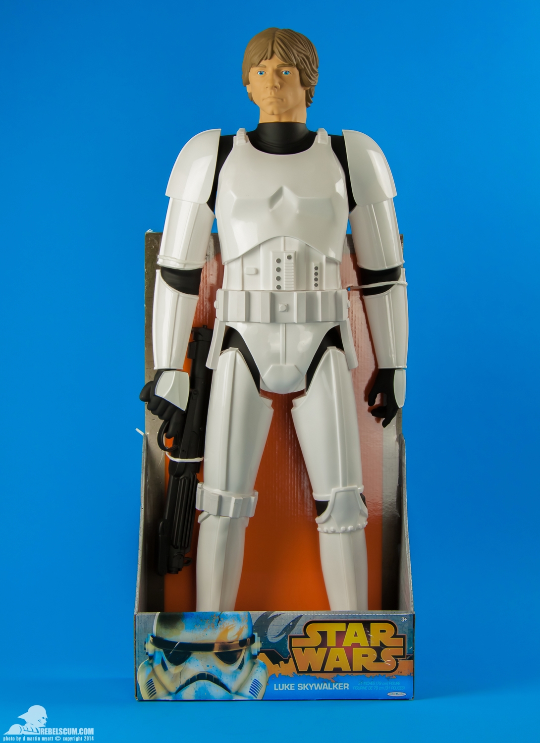 JAKKS-Pacific-31-inch-Giant-Luke-Skywalker-Stormtrooper-Armor-011.jpg