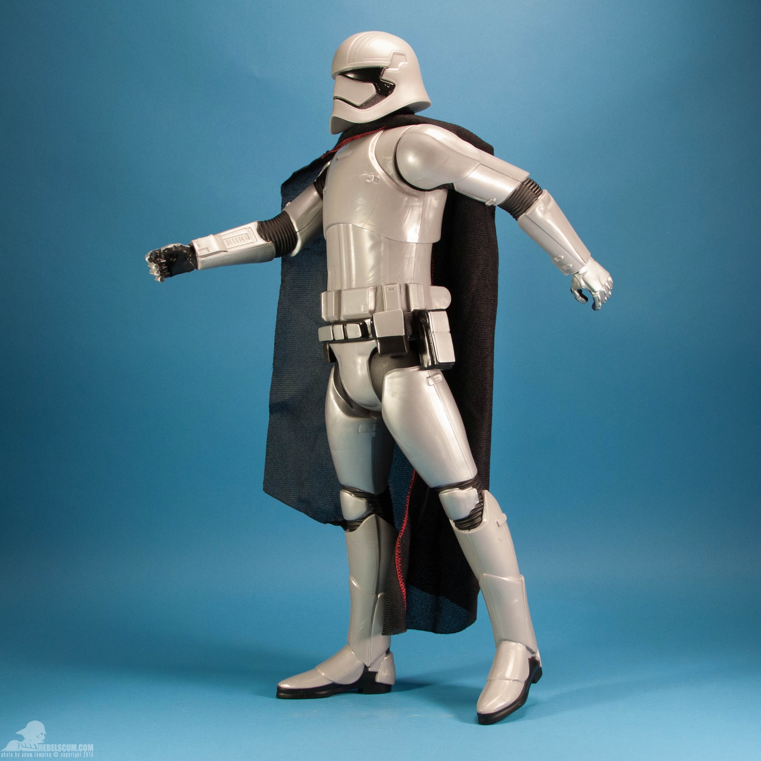 captain-phasma-20-inch-big-figure-jakks-pacific-003.jpg