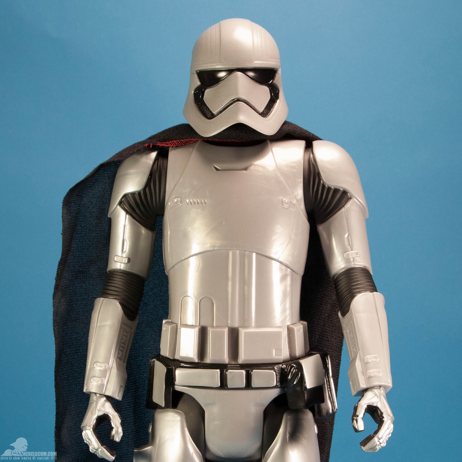 captain-phasma-20-inch-big-figure-jakks-pacific-005.jpg