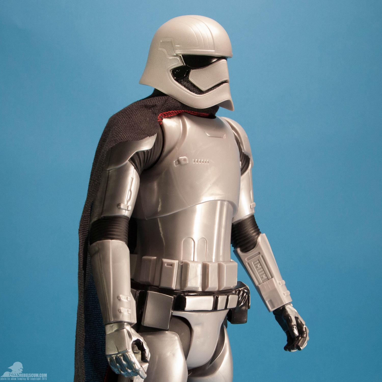 captain-phasma-20-inch-big-figure-jakks-pacific-006.jpg