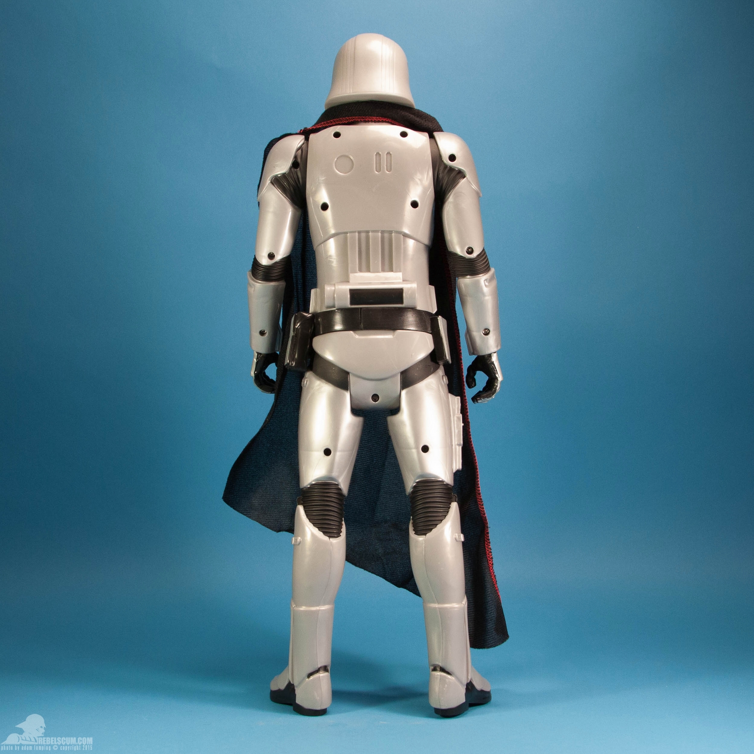 captain-phasma-20-inch-big-figure-jakks-pacific-009.jpg