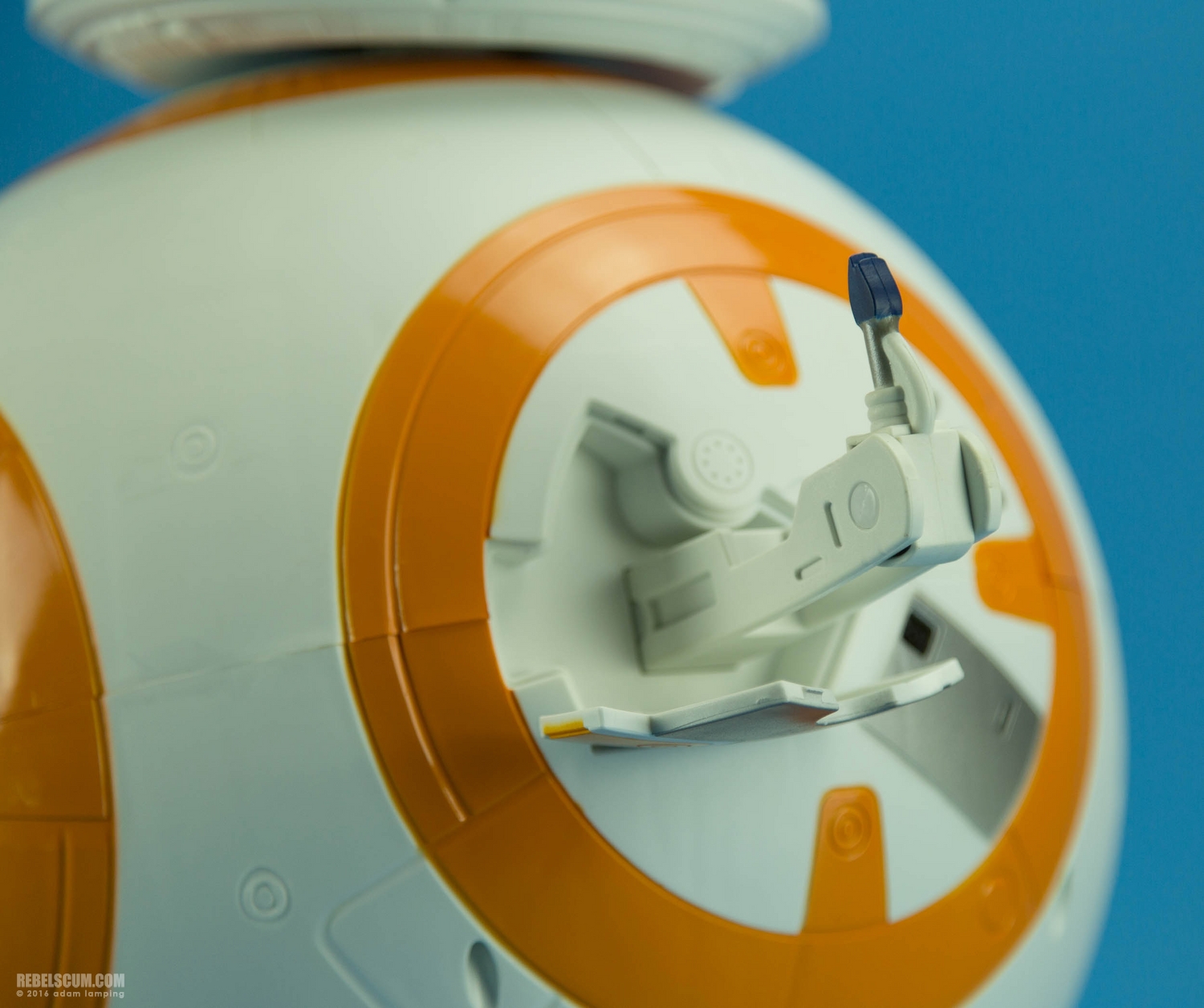 jakks-pacific-deluxe-bb-8-big-fig-009.jpg