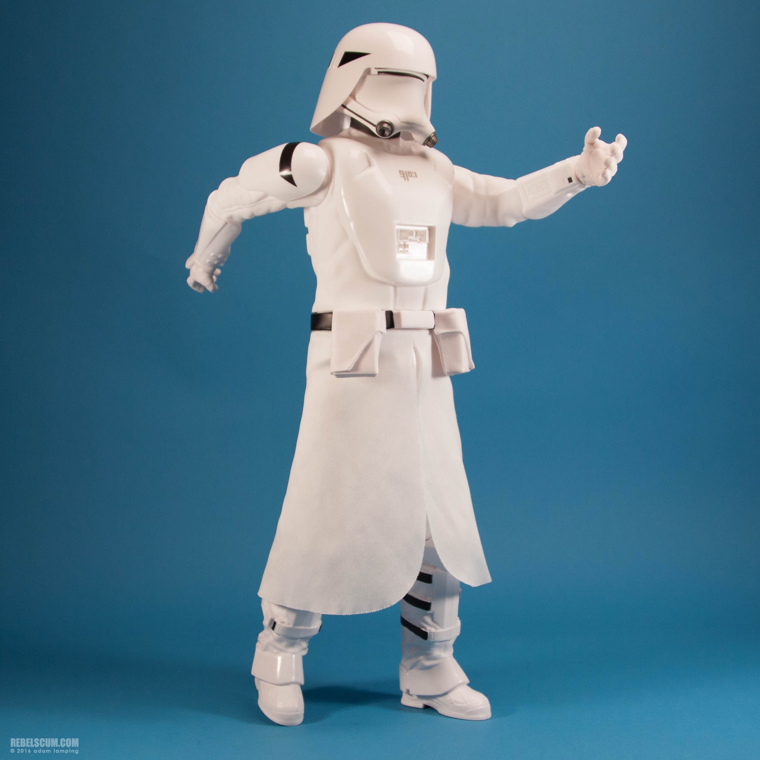 jakks-pacific-first-order-snowtrooper-18-inch-figure-002.jpg