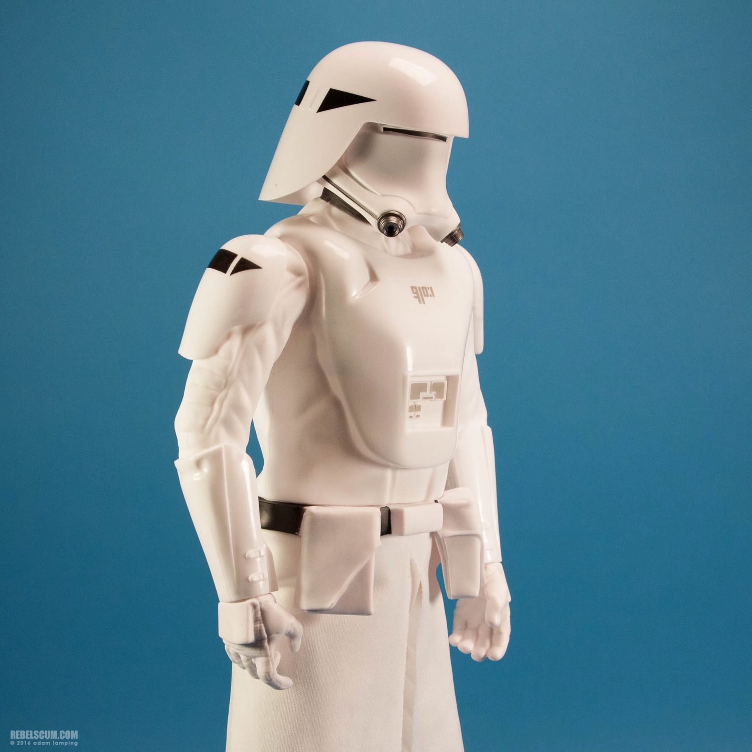 jakks-pacific-first-order-snowtrooper-18-inch-figure-006.jpg