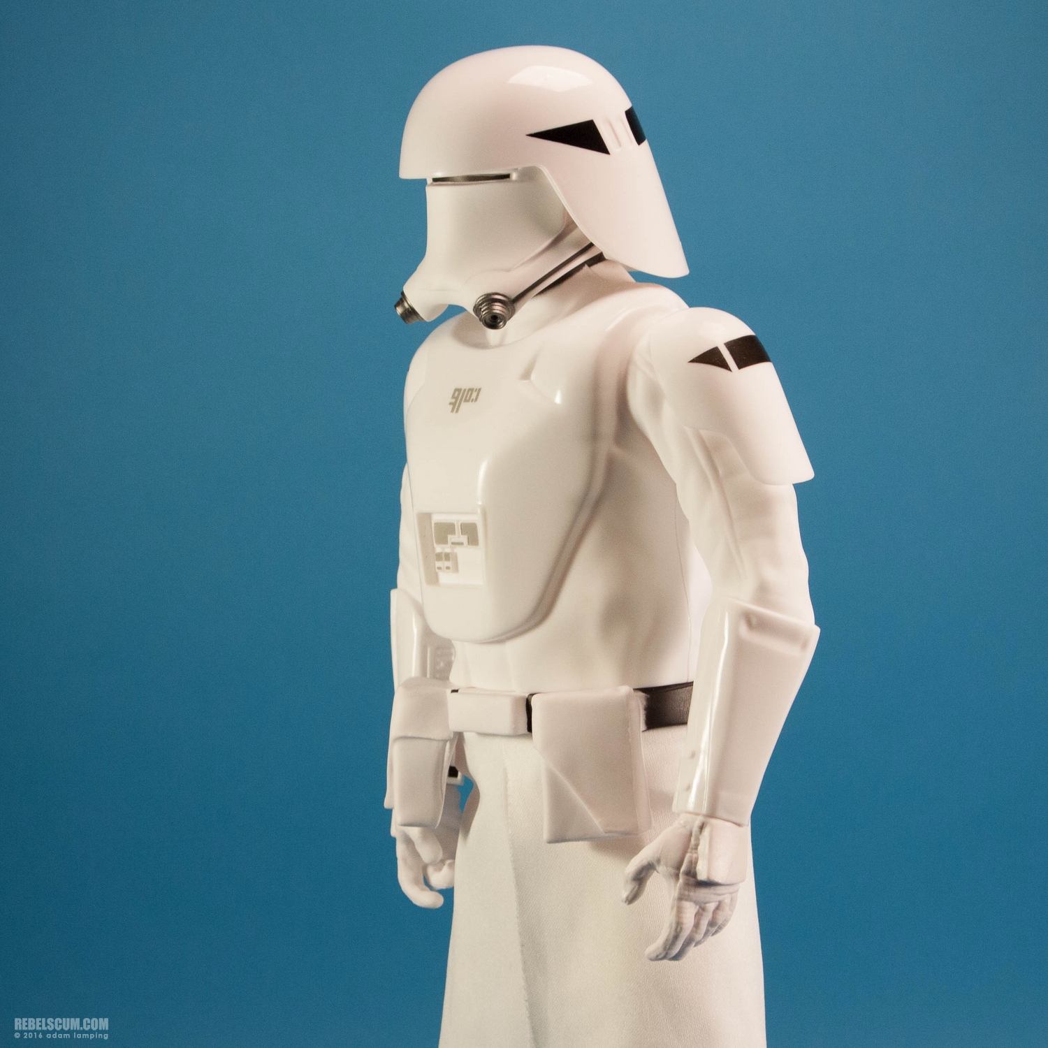jakks-pacific-first-order-snowtrooper-18-inch-figure-007.jpg