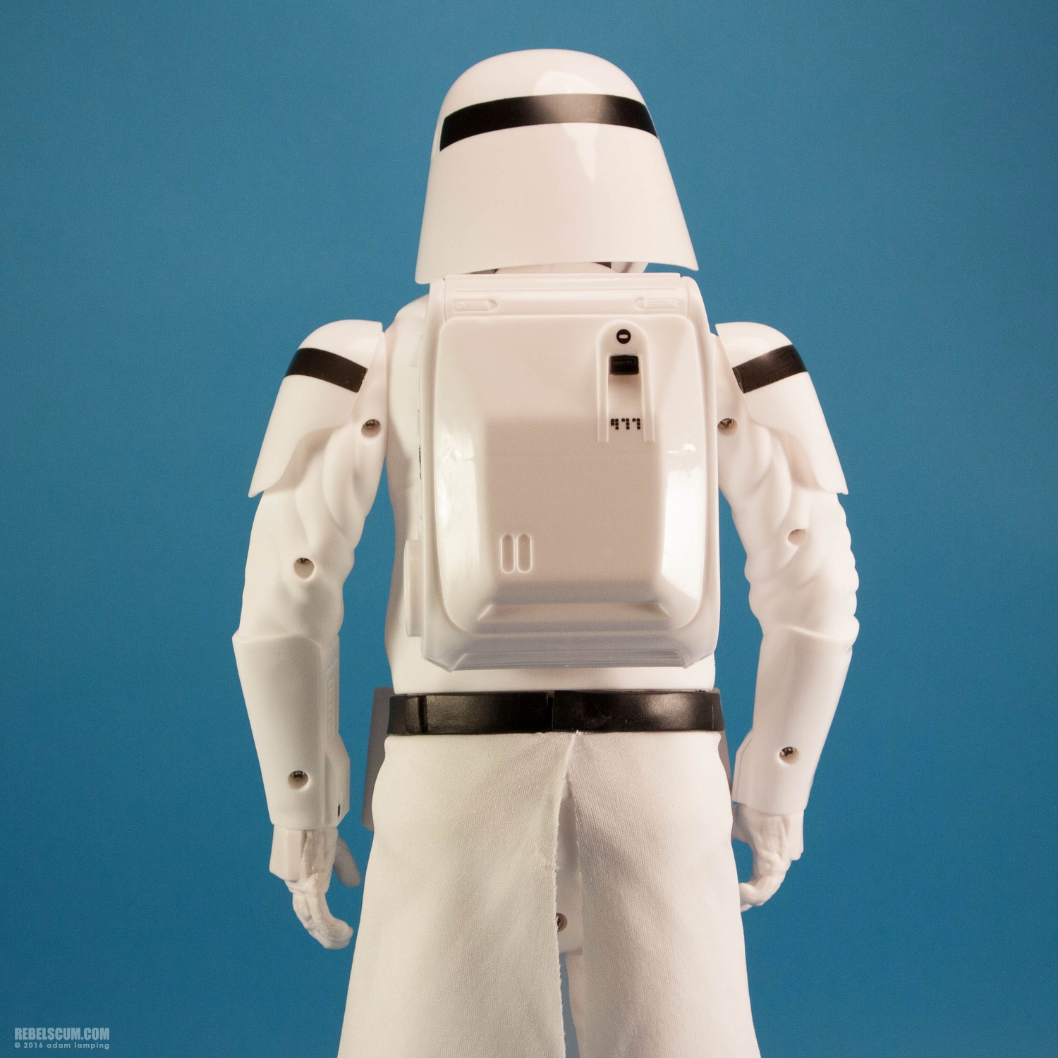 jakks-pacific-first-order-snowtrooper-18-inch-figure-016.jpg