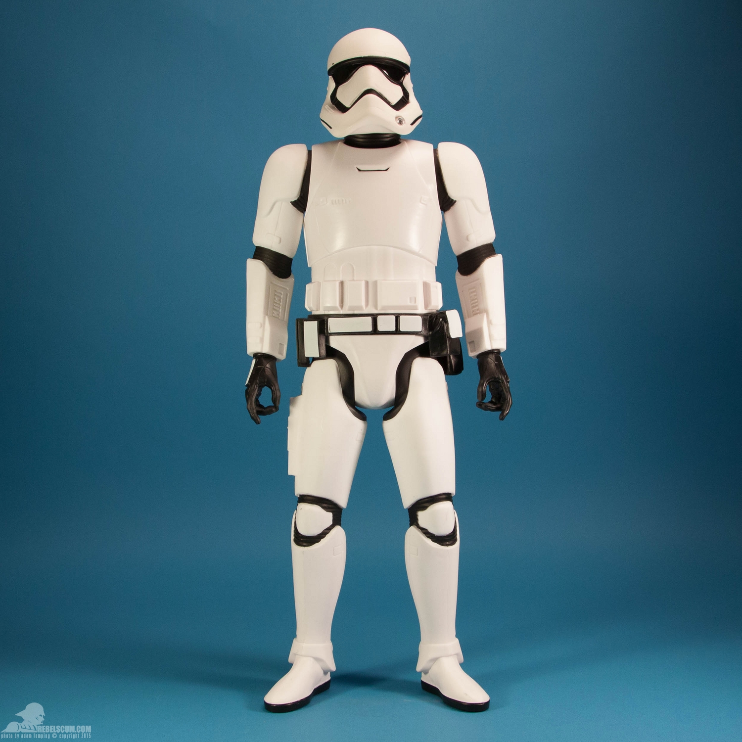 jakks-pacific-first-order-stormtrooper-18-inch-figure-001.jpg