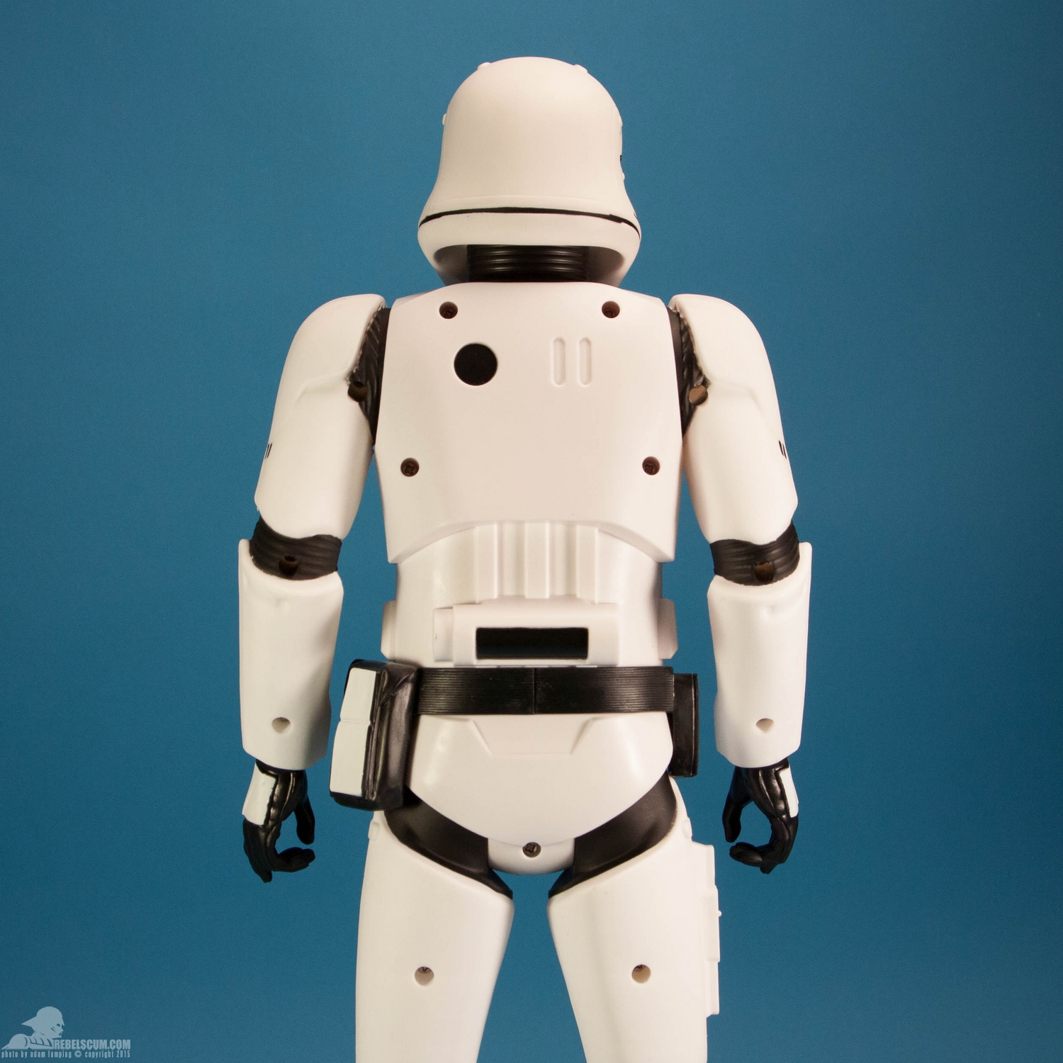 jakks-pacific-first-order-stormtrooper-18-inch-figure-008.jpg