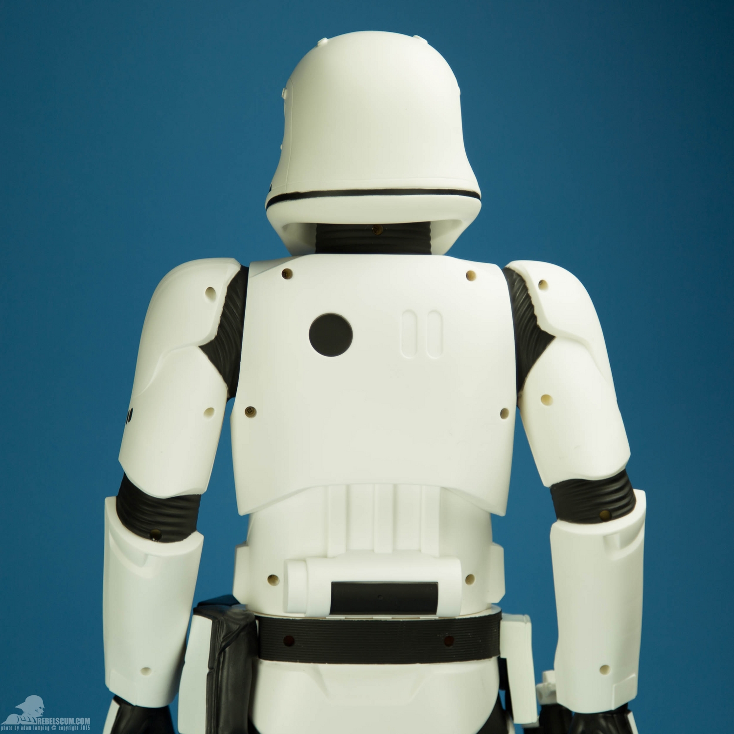 jakks-pacific-first-order-stormtrooper-31-inch-figure-008.jpg