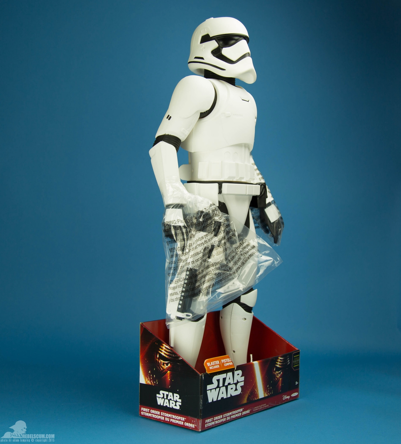 jakks-pacific-first-order-stormtrooper-31-inch-figure-013.jpg