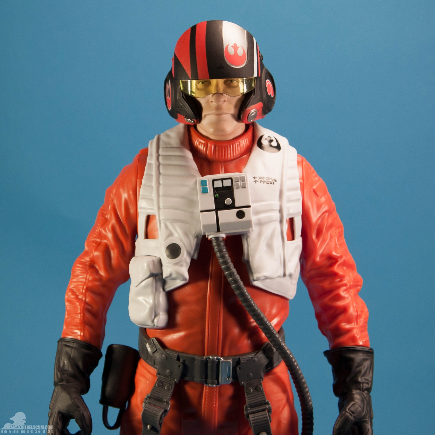 jakks-pacific-poe-dameron-pilot-18-inch-figure-005.jpg