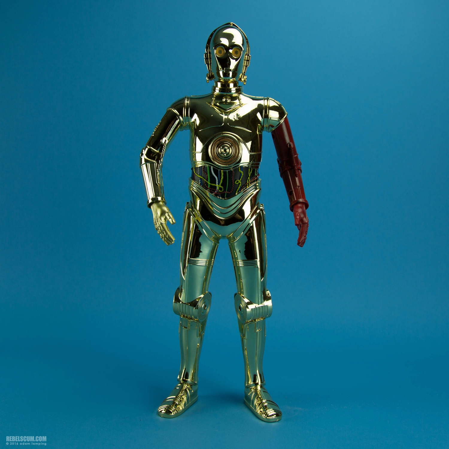 jakks-pacific-premium-edition-c-3po-big-fig-2016-convention-exclusive-001.jpg