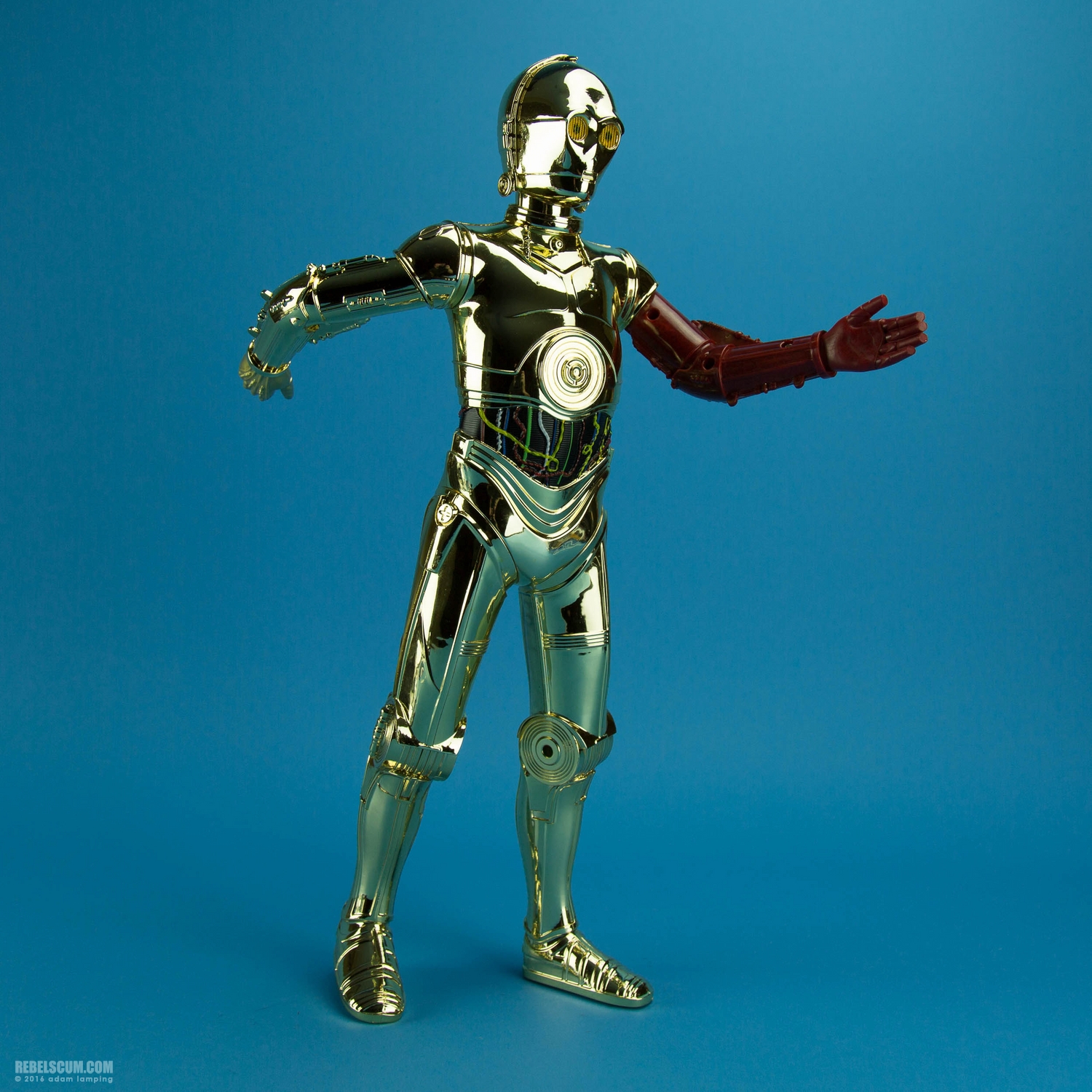 jakks-pacific-premium-edition-c-3po-big-fig-2016-convention-exclusive-002.jpg