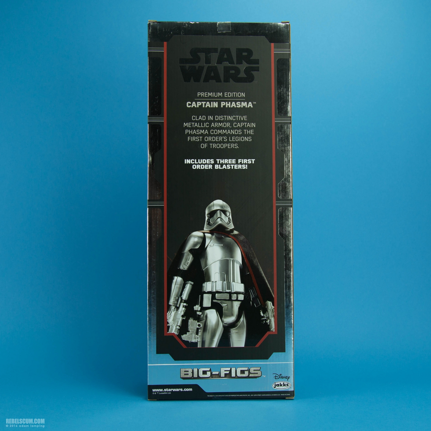 jakks-pacific-premium-edition-captain-phasma-big-fig-2016-convention-exclusive-020.jpg