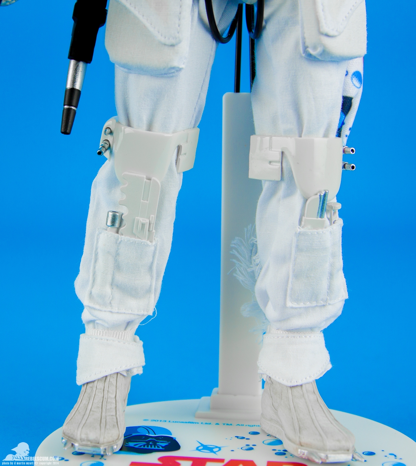 Boba-Fett-Prototype-Armor-Sixth-Scale-Figure-Sideshow-025.jpg