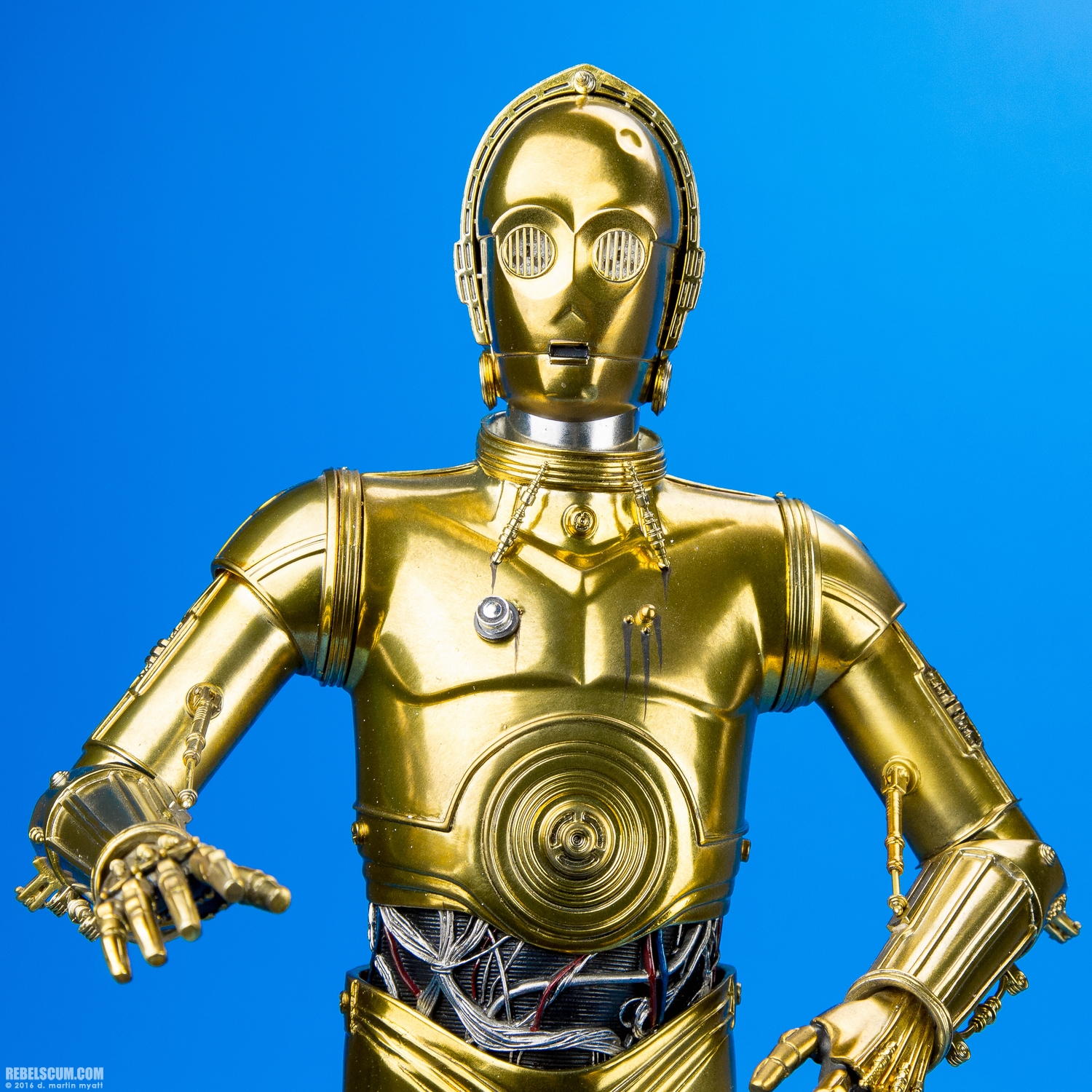 C-3PO-Premium-Format-Figure-Sideshow-Collectibles-007.jpg