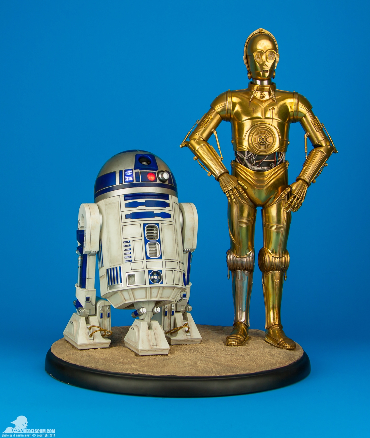 C-3PO-and-R2-D2-Premium-Format-Figure-Set-001.jpg