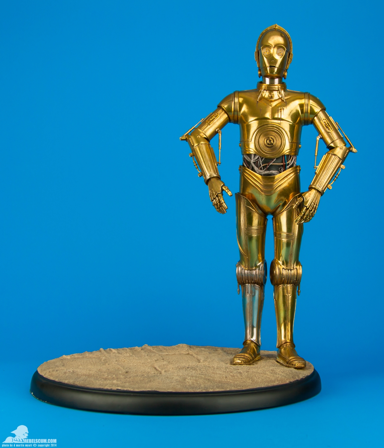 C-3PO-and-R2-D2-Premium-Format-Figure-Set-005.jpg