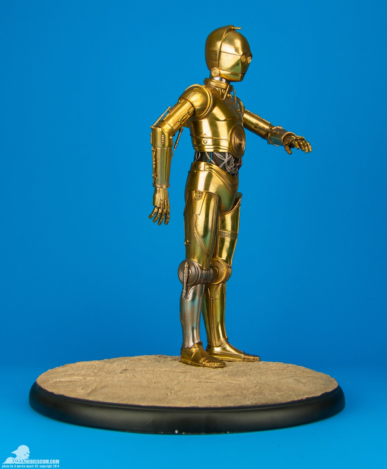 C-3PO-and-R2-D2-Premium-Format-Figure-Set-006.jpg
