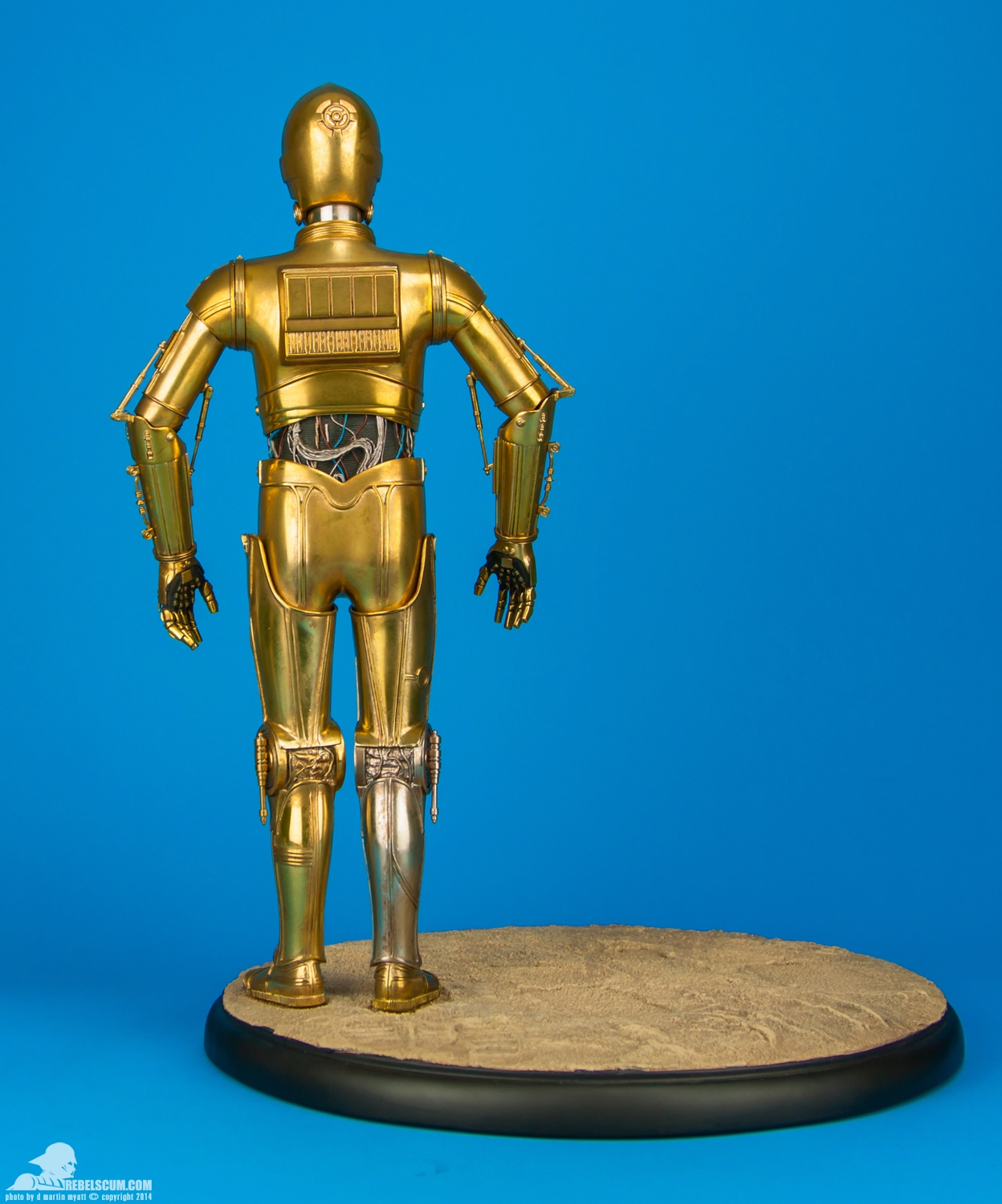 C-3PO-and-R2-D2-Premium-Format-Figure-Set-008.jpg