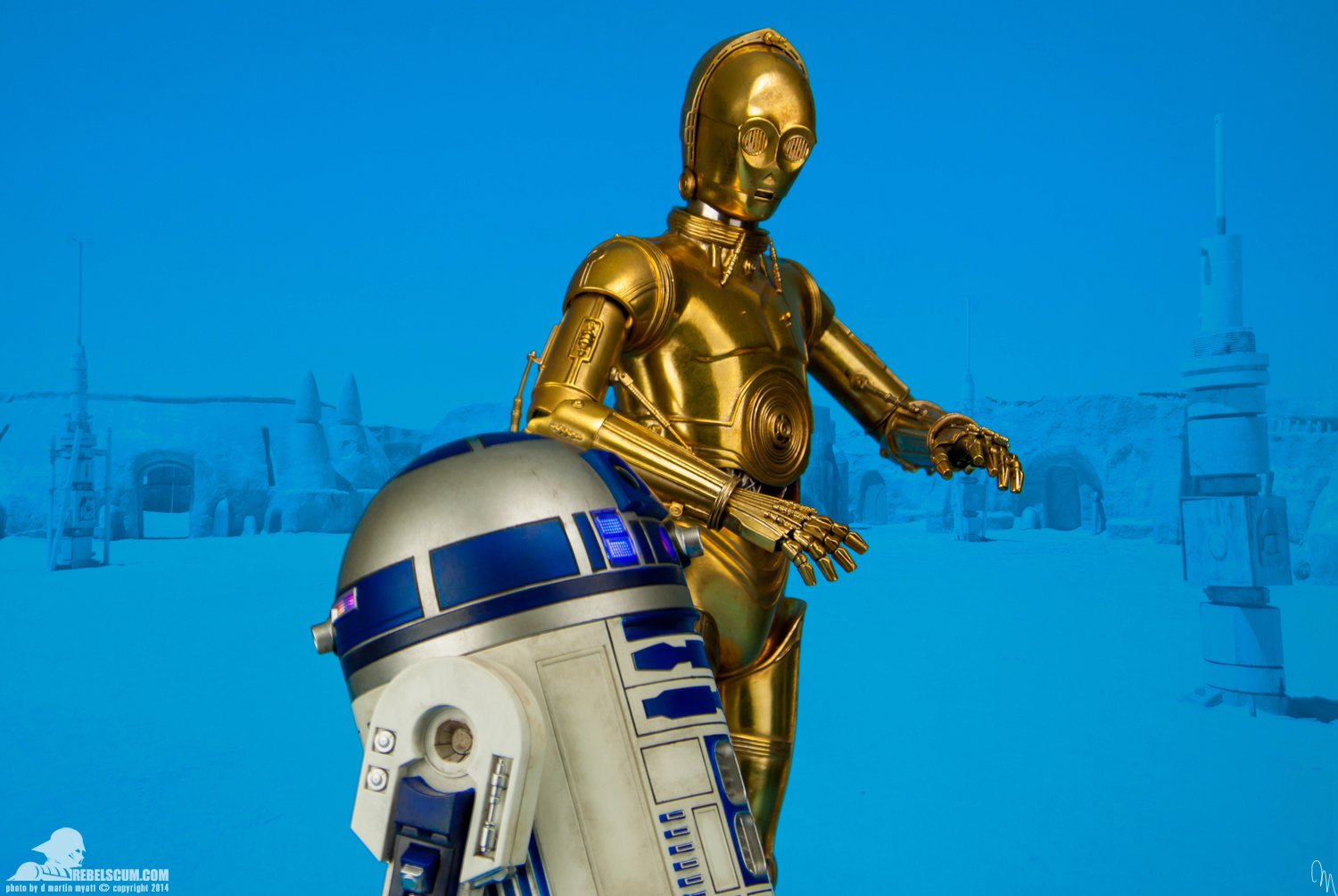 C-3PO-and-R2-D2-Premium-Format-Figure-Set-038.jpg
