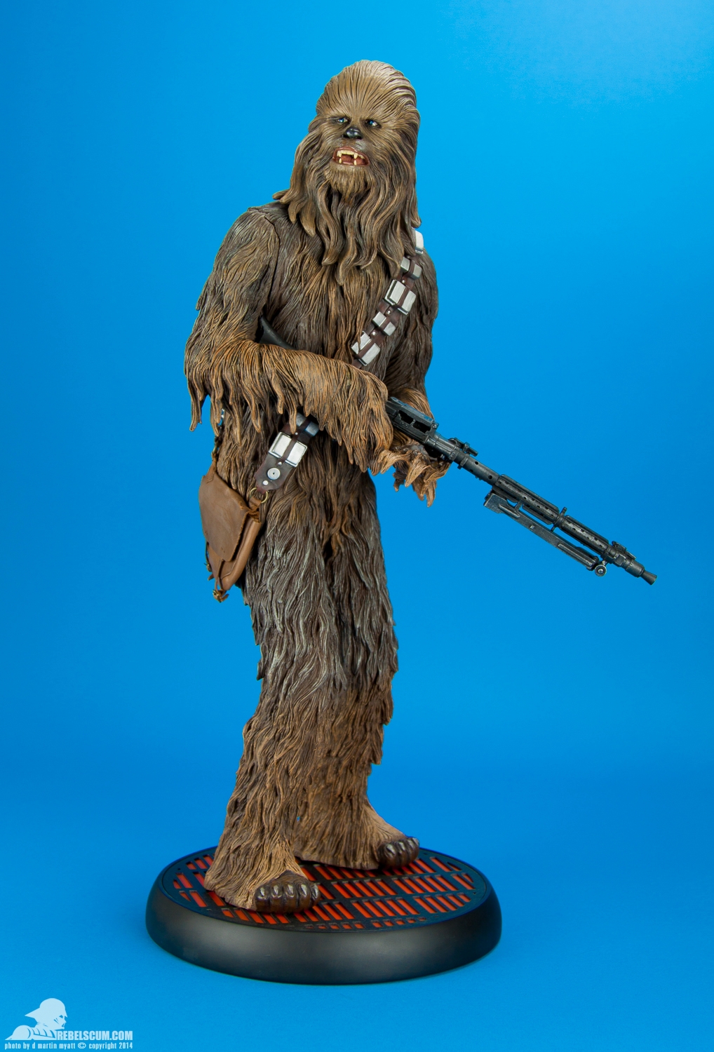 Chewbacca-Premium-Format-Figure-Sideshow-Collectibles-Exclusive-005.jpg