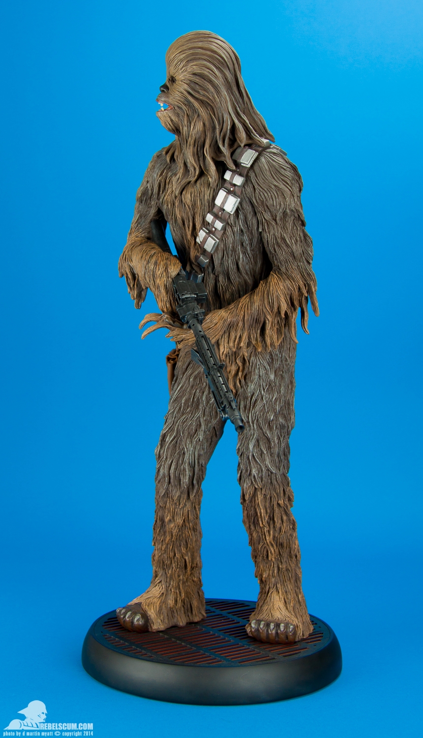 Chewbacca-Premium-Format-Figure-Sideshow-Collectibles-Exclusive-007.jpg