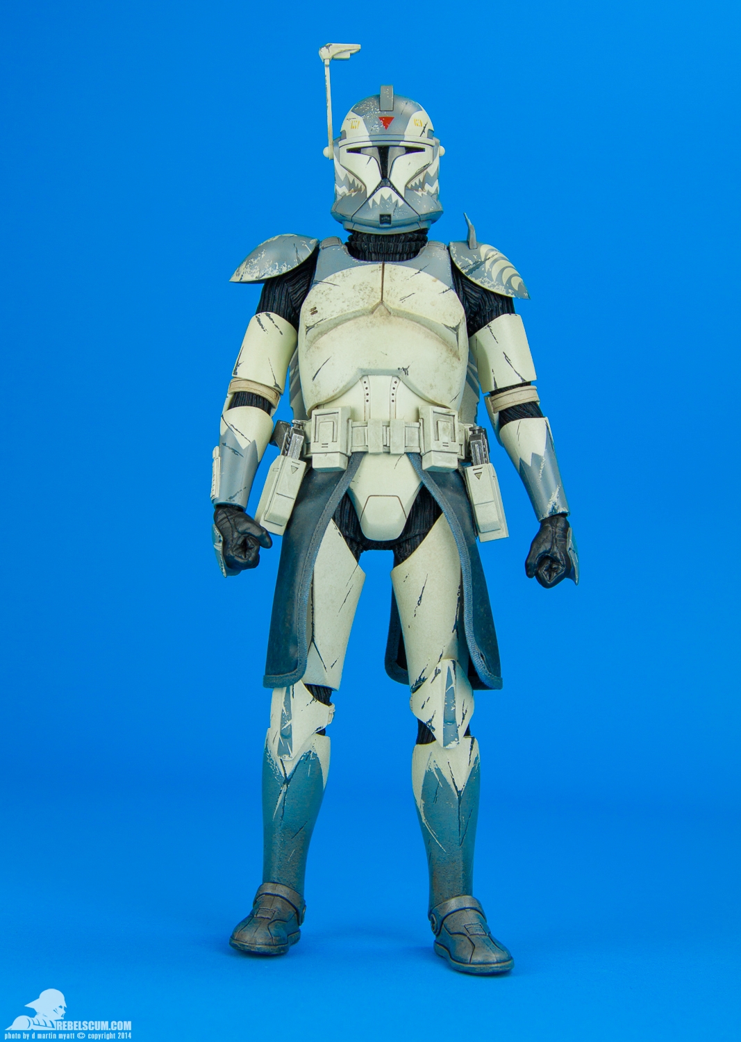 Clone-Commander-Wolffe-Sixth-Scale-Sideshow-Collectibles-001.jpg