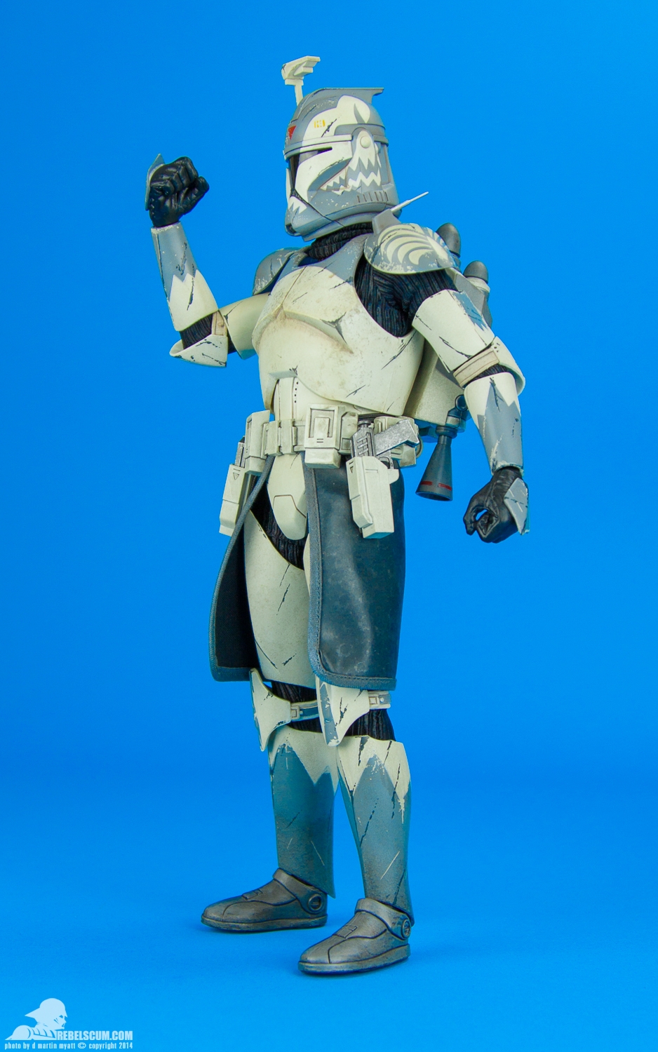 Clone-Commander-Wolffe-Sixth-Scale-Sideshow-Collectibles-003.jpg