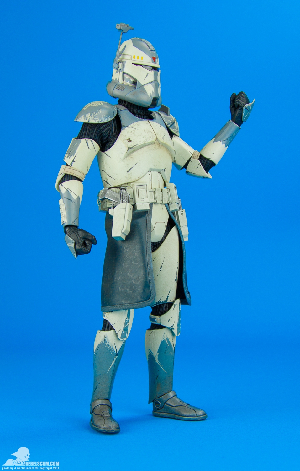 Clone-Commander-Wolffe-Sixth-Scale-Sideshow-Collectibles-006.jpg