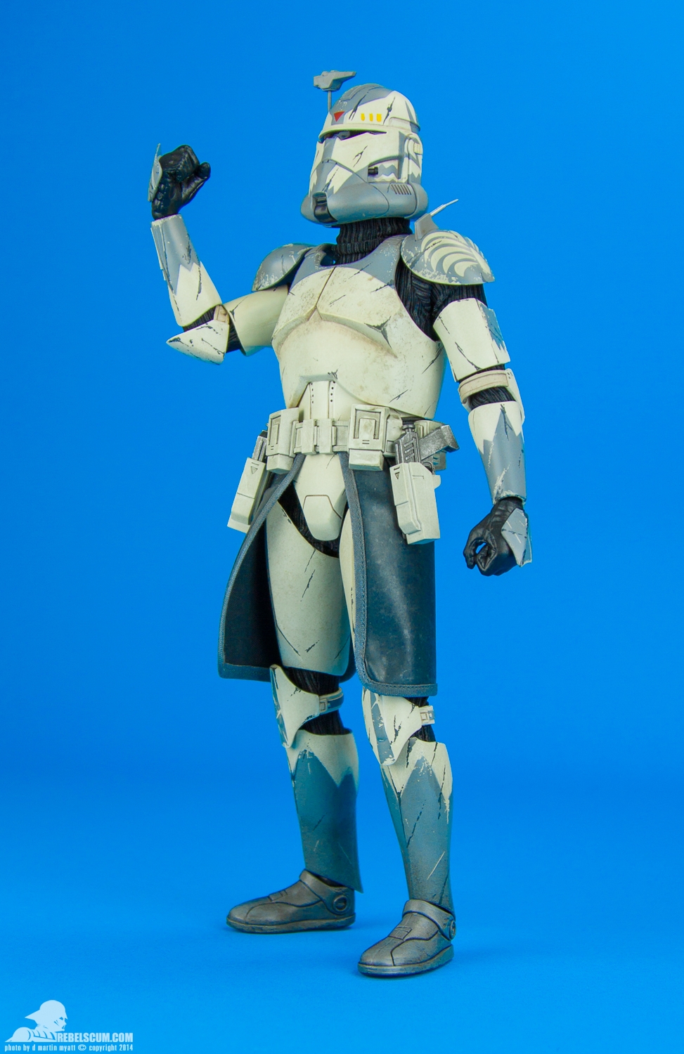 Clone-Commander-Wolffe-Sixth-Scale-Sideshow-Collectibles-007.jpg