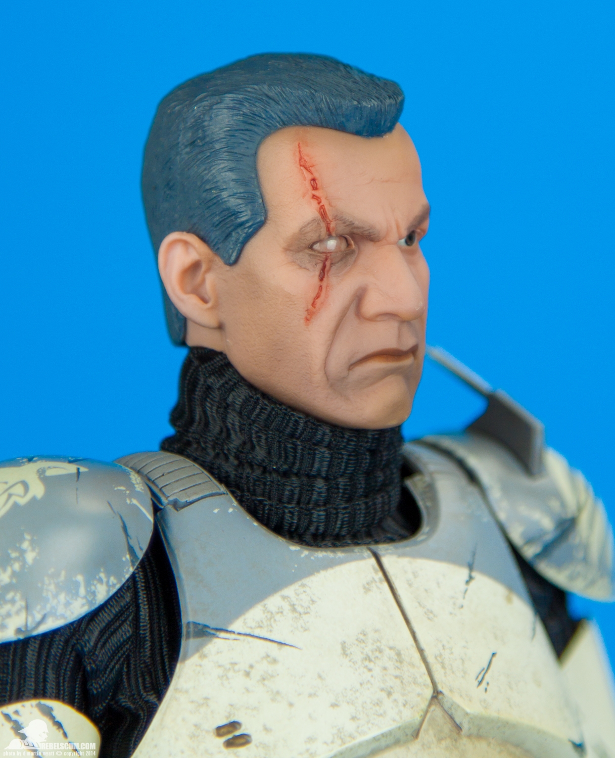 Clone-Commander-Wolffe-Sixth-Scale-Sideshow-Collectibles-012.jpg