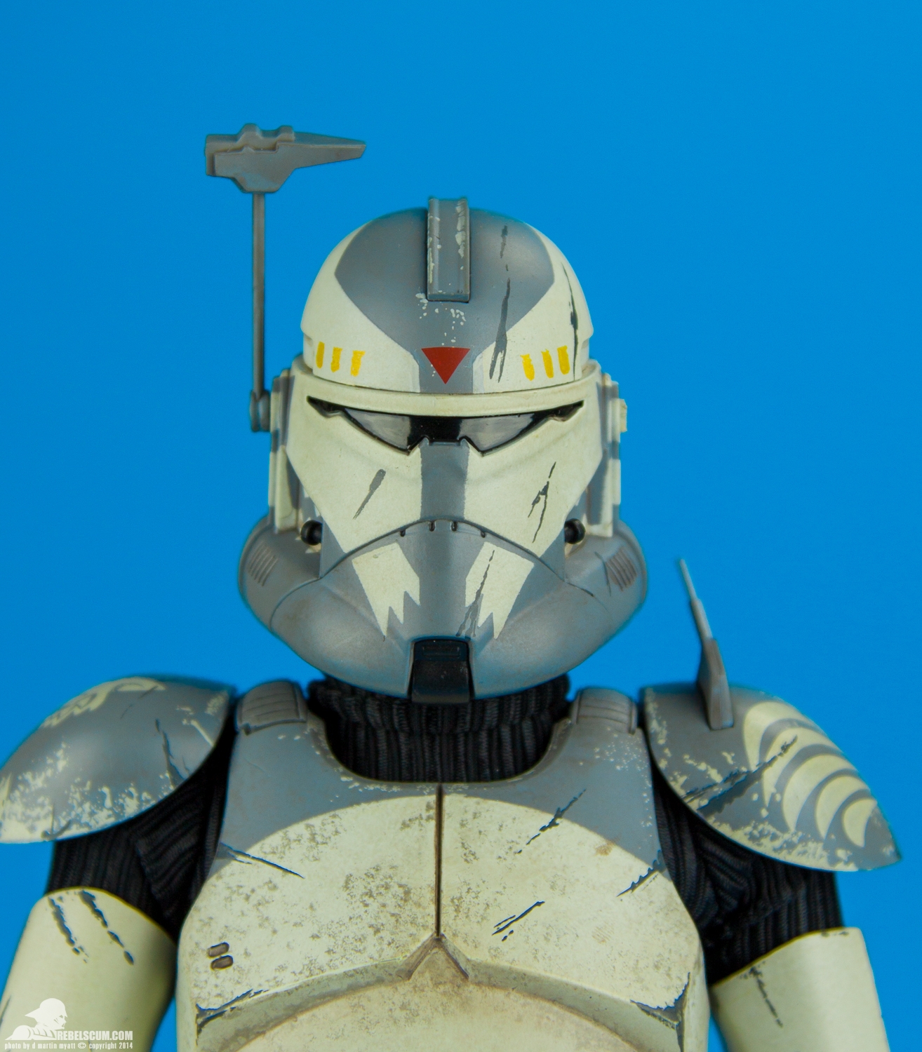 Clone-Commander-Wolffe-Sixth-Scale-Sideshow-Collectibles-023.jpg