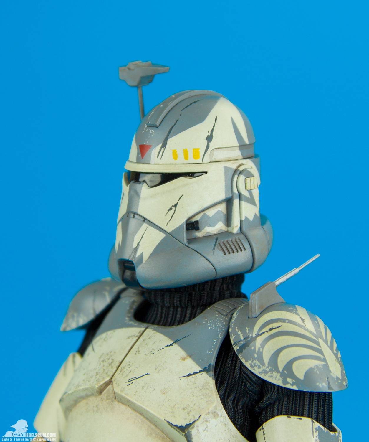 Clone-Commander-Wolffe-Sixth-Scale-Sideshow-Collectibles-025.jpg
