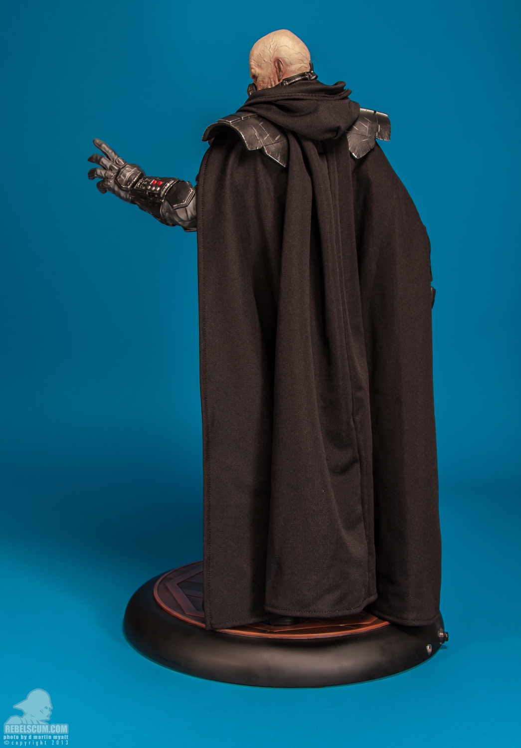 Darth-Malgus-Premium-Format-Figure-Sideshow-Collectibles-003.jpg