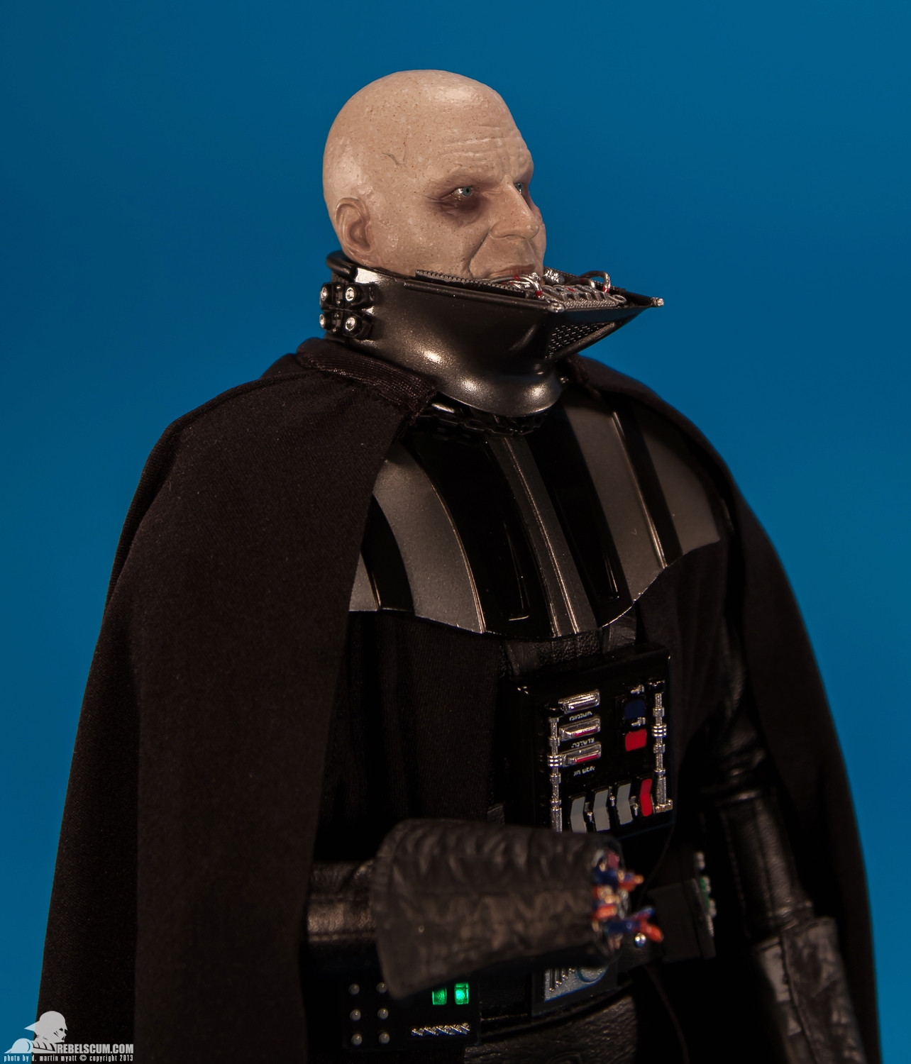 Darth-Vader-Return-Of-The-Jedi-Sixth-Scale-Sideshow-Collectibles-010.jpg