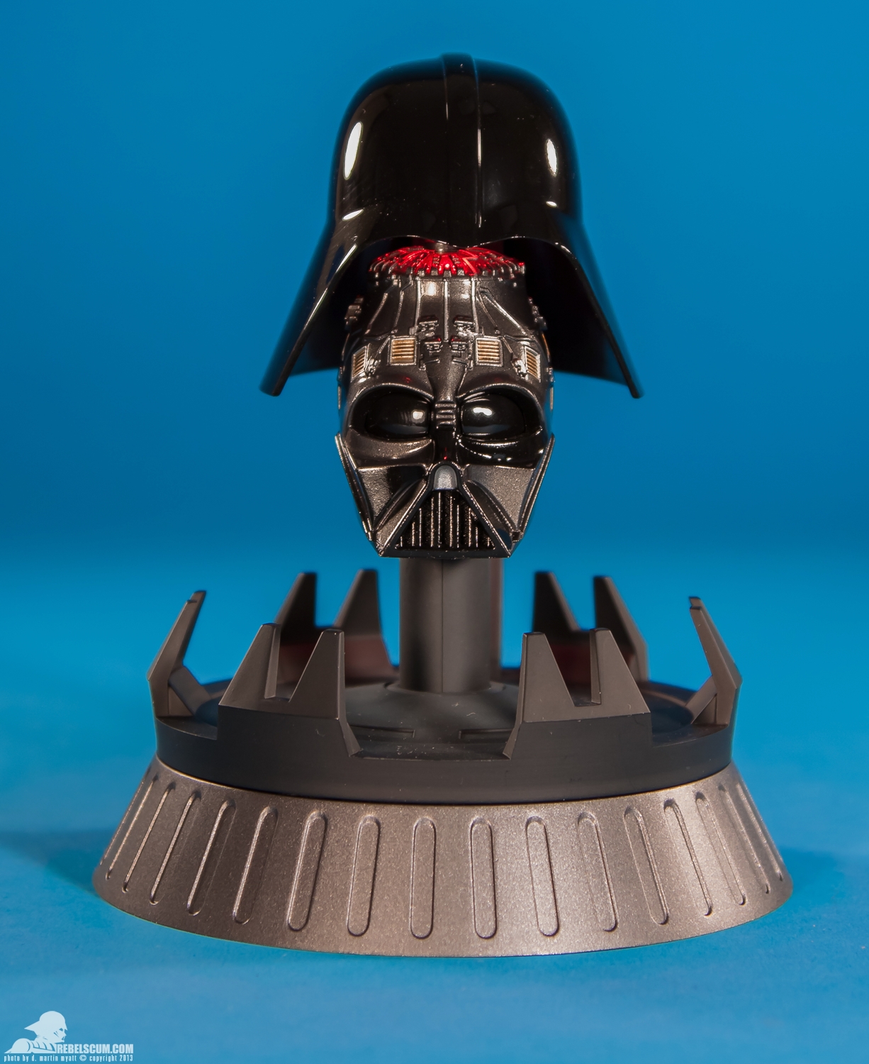 Darth-Vader-Return-Of-The-Jedi-Sixth-Scale-Sideshow-Collectibles-013.jpg