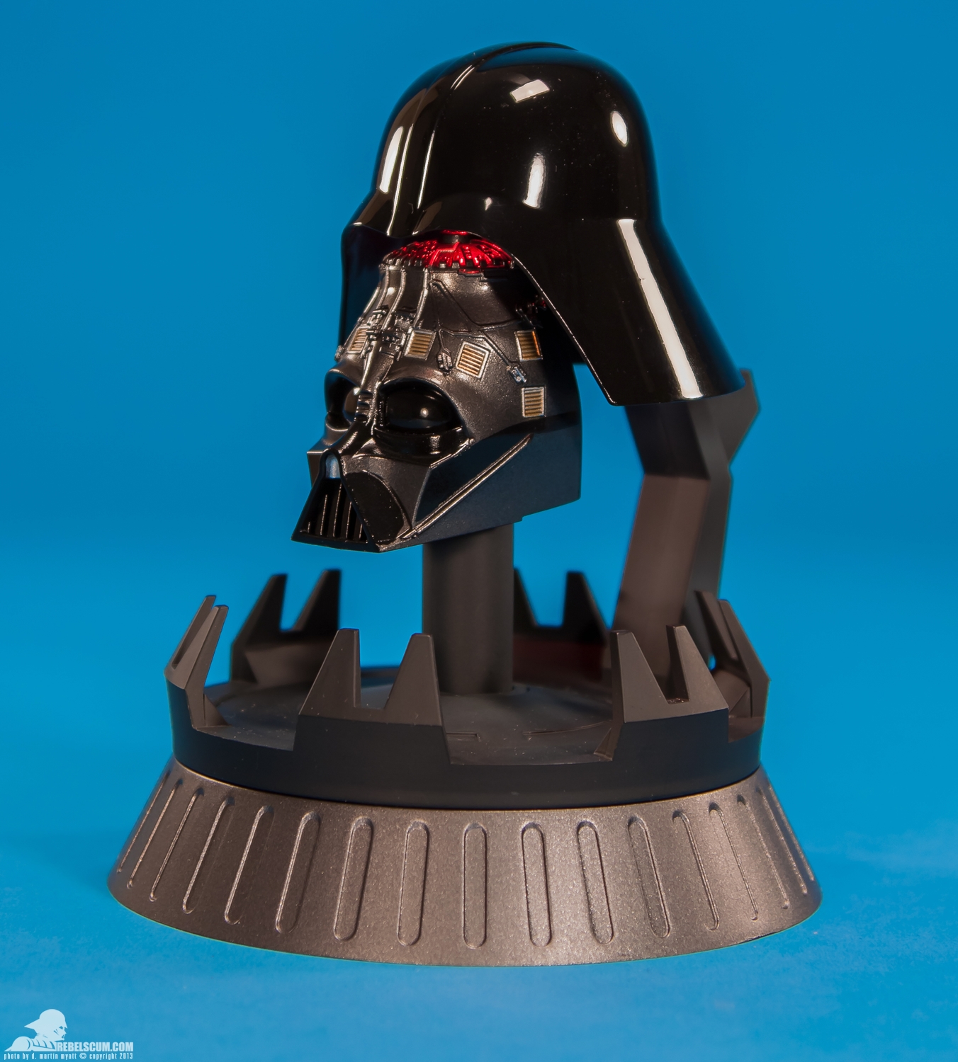 Darth-Vader-Return-Of-The-Jedi-Sixth-Scale-Sideshow-Collectibles-015.jpg