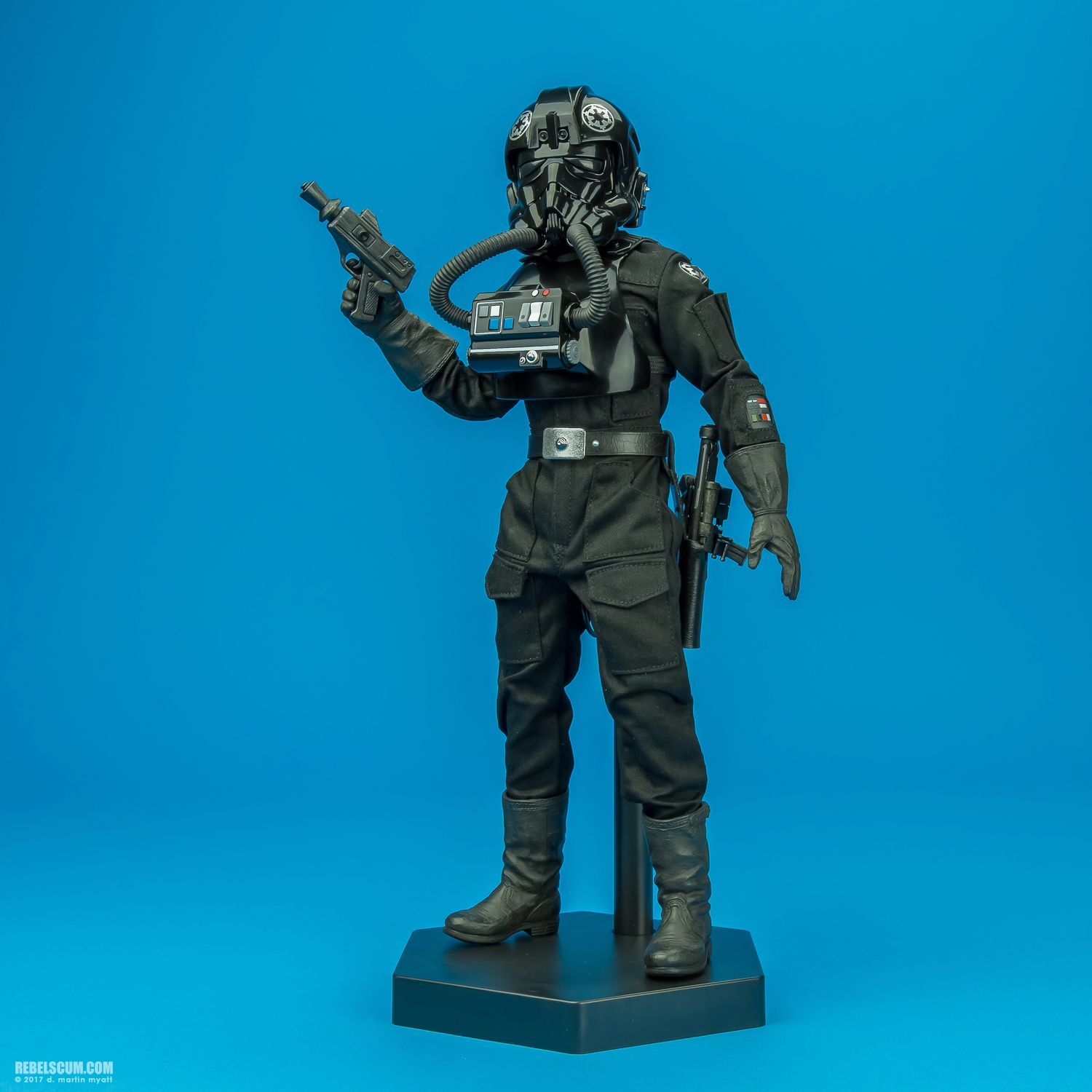 Imperial-TIE-Fighter-Pilot-Sideshow-012.jpg