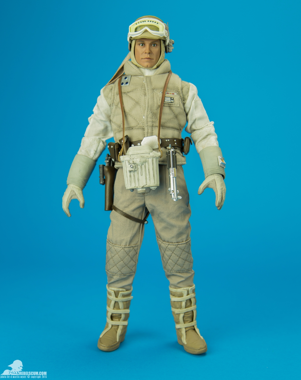 Luke-Skywalker-Hoth-Sixth-Scale-Sideshow-Collectibles-Star-Wars-005.jpg