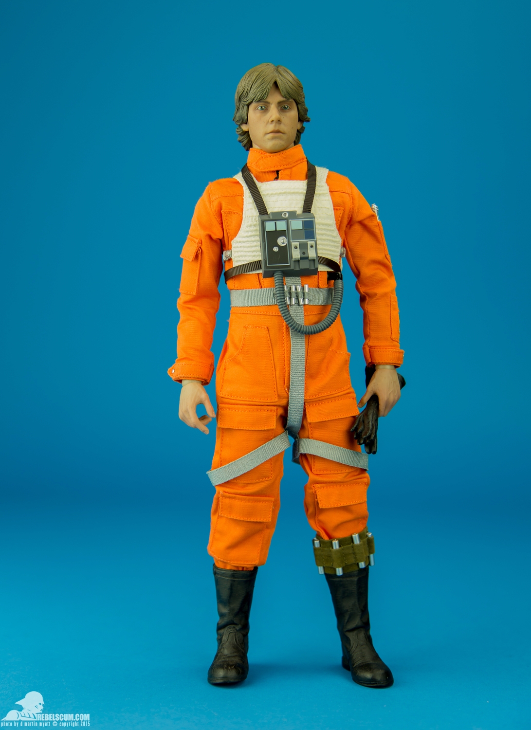 Luke-Skywalker-Red-Five-X-Wing-Pilot-Sideshow-Collectibles-001.jpg